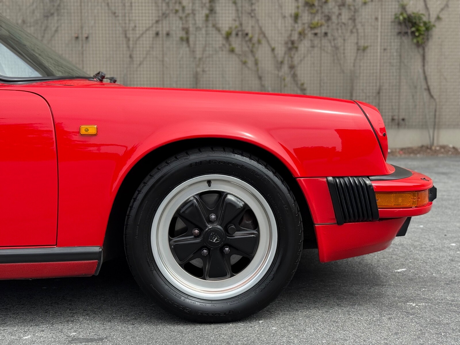 Porsche-911-1985-7