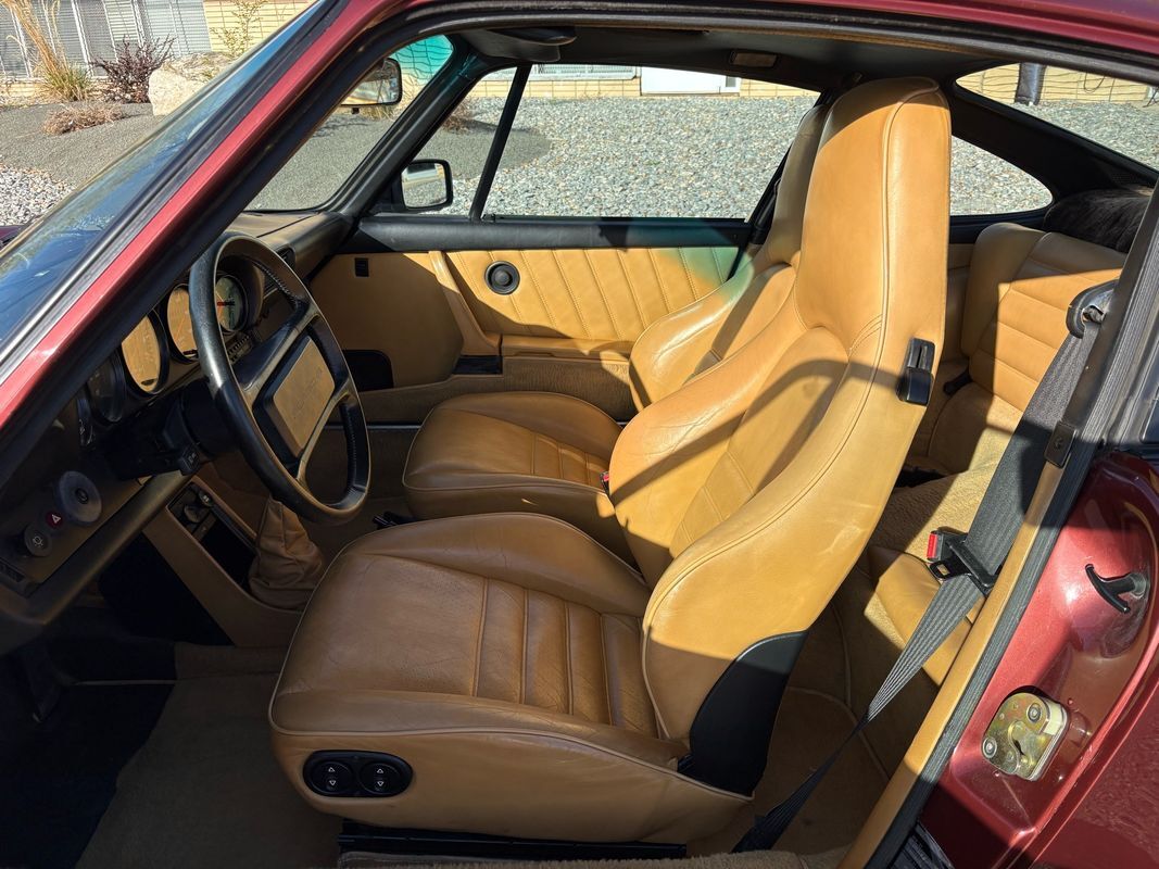 Porsche-911-1985-7