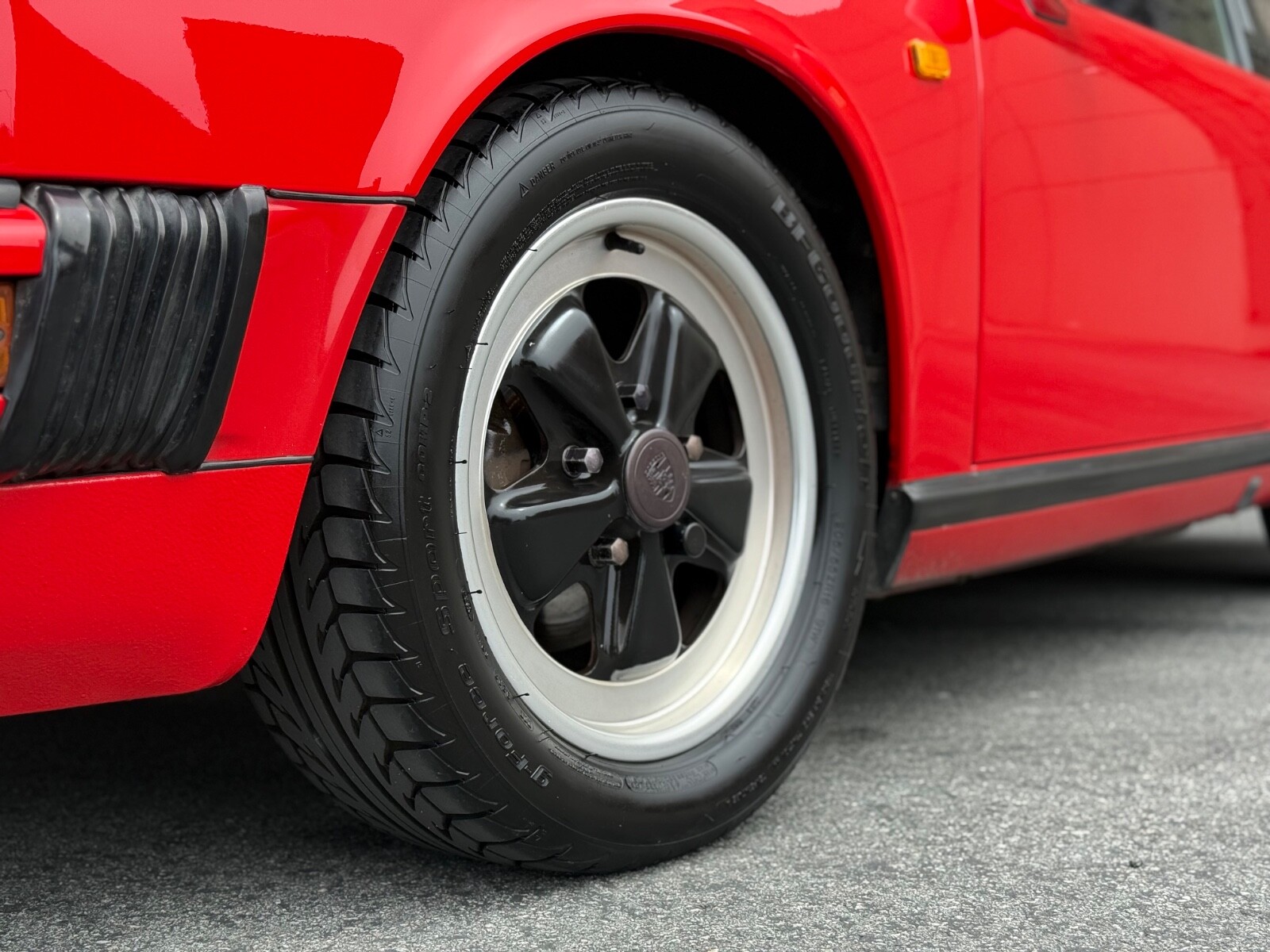 Porsche-911-1985-8