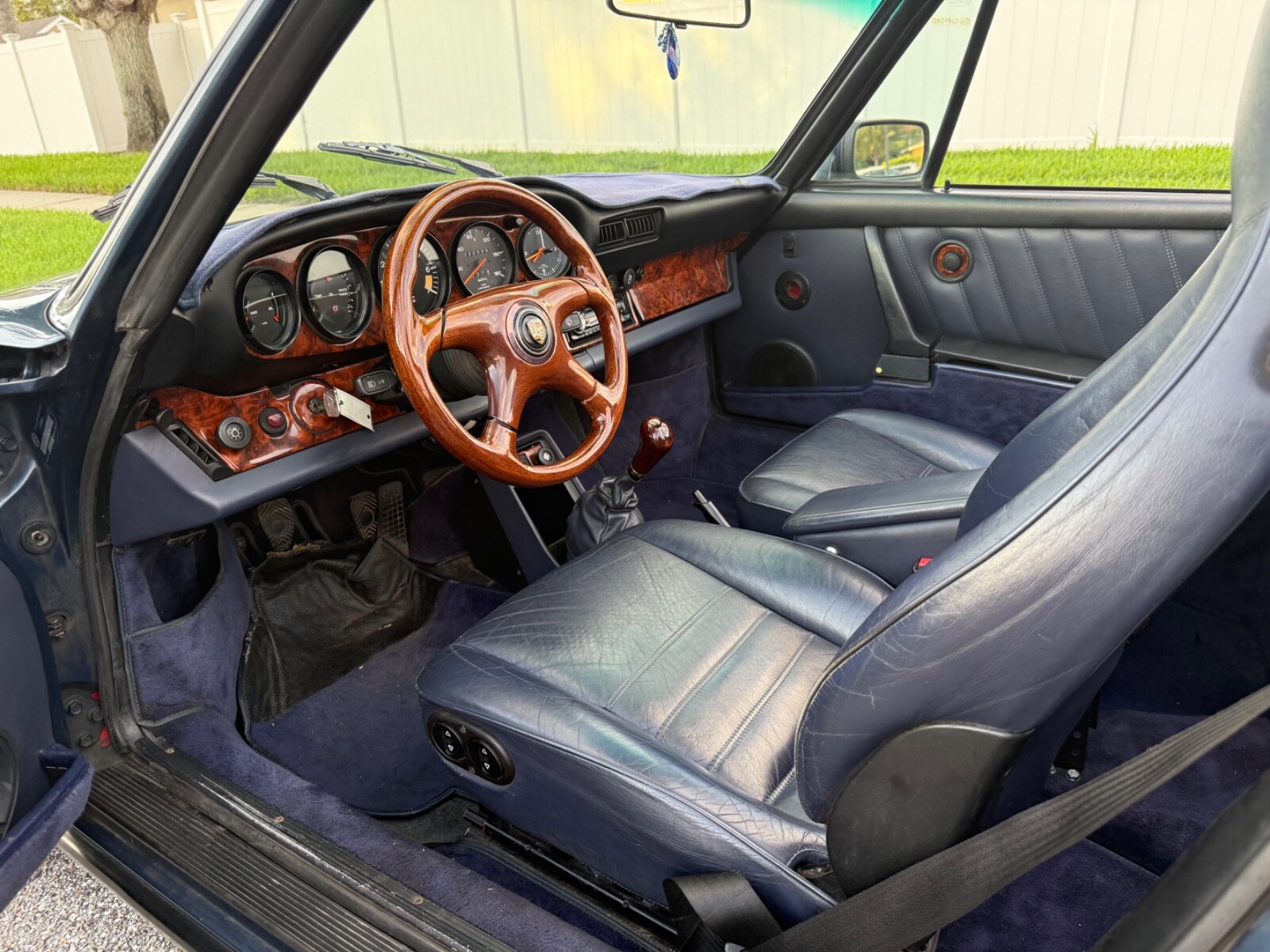 Porsche-911-1985-Convertible-6