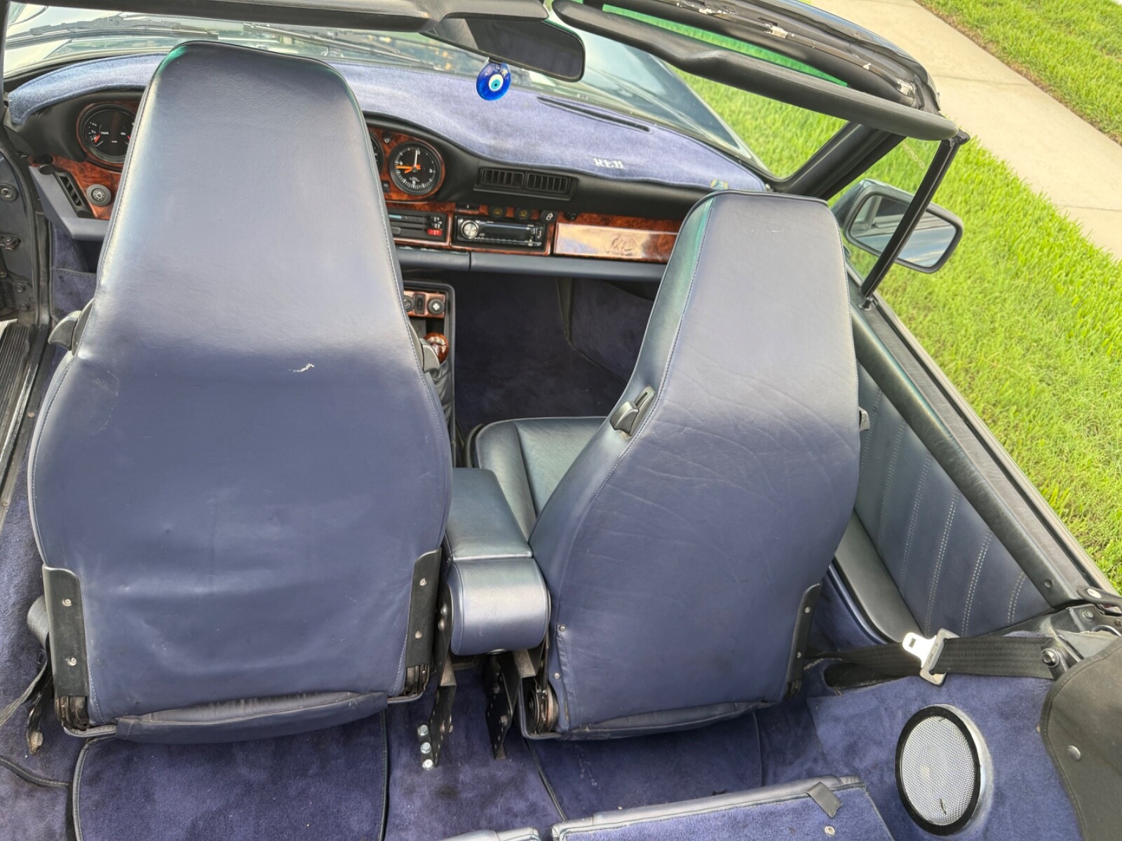 Porsche-911-1985-Convertible-9