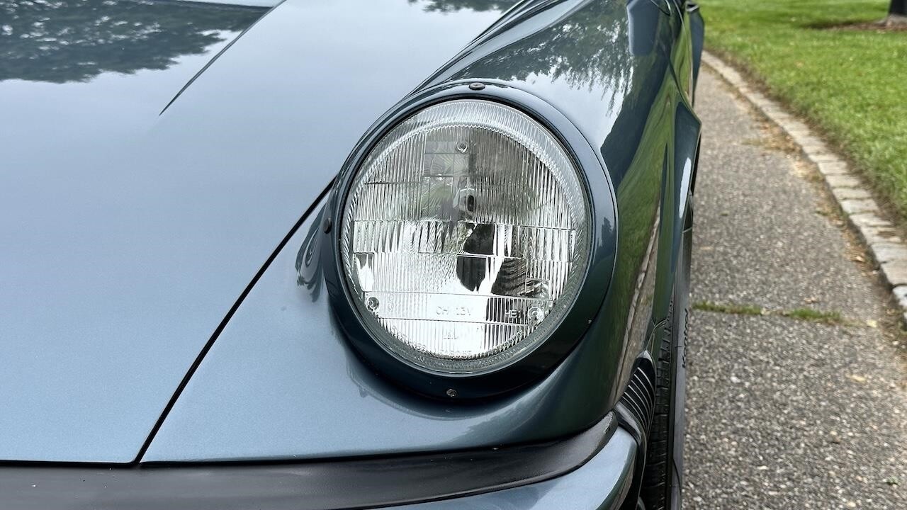 Porsche-911-1987-Coupe-15