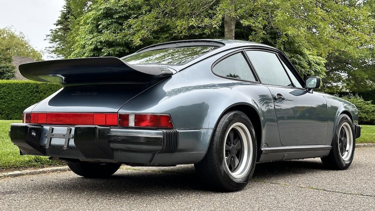 Porsche-911-1987-Coupe-19