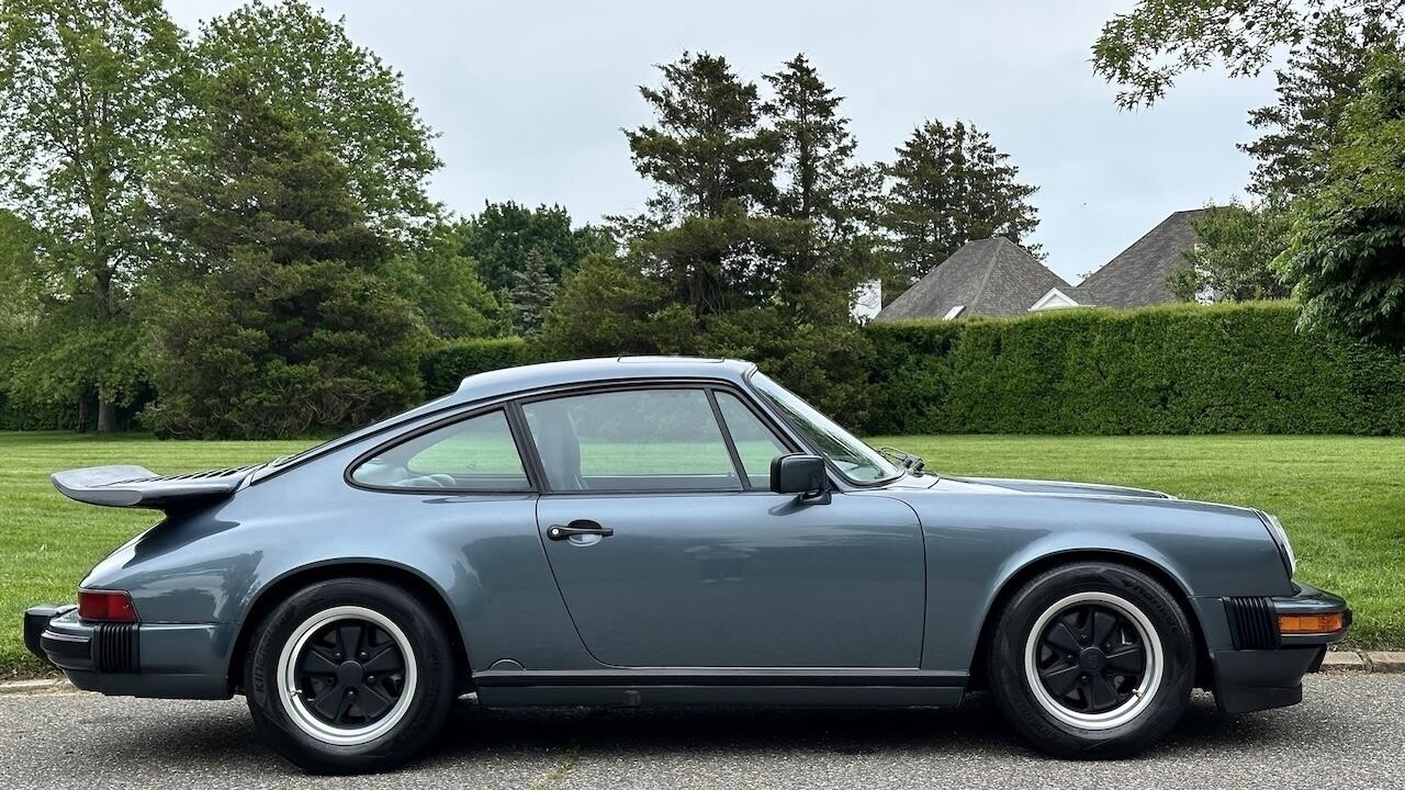 Porsche-911-1987-Coupe-2
