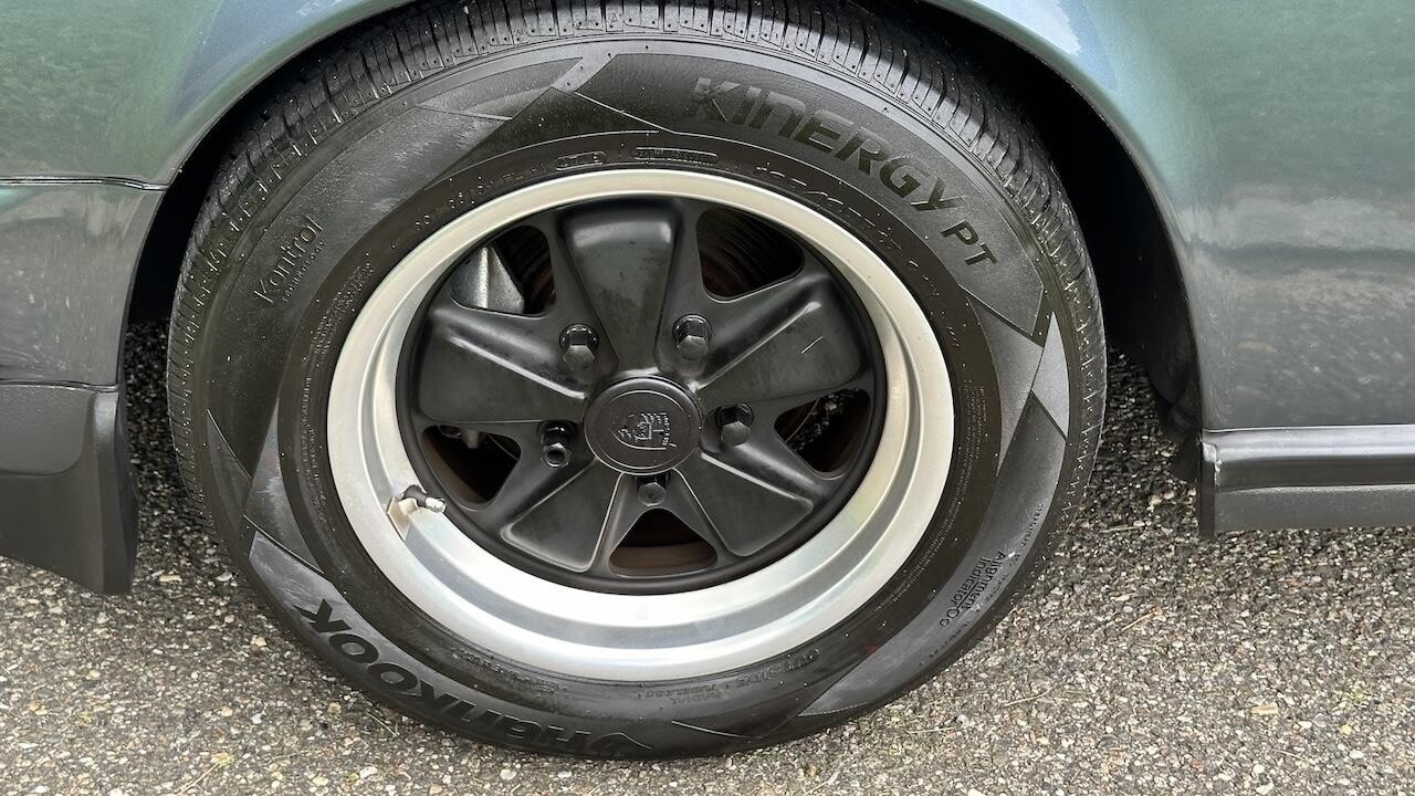 Porsche-911-1987-Coupe-22