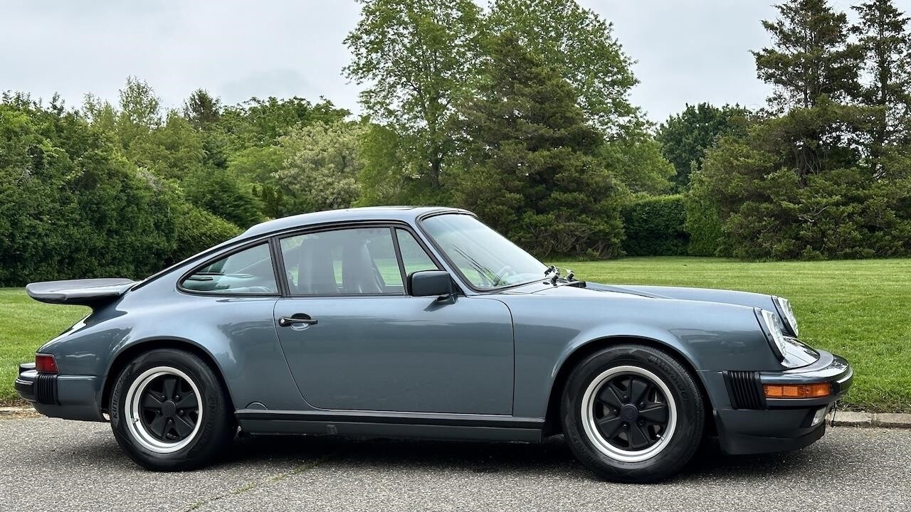 Porsche-911-1987-Coupe-26