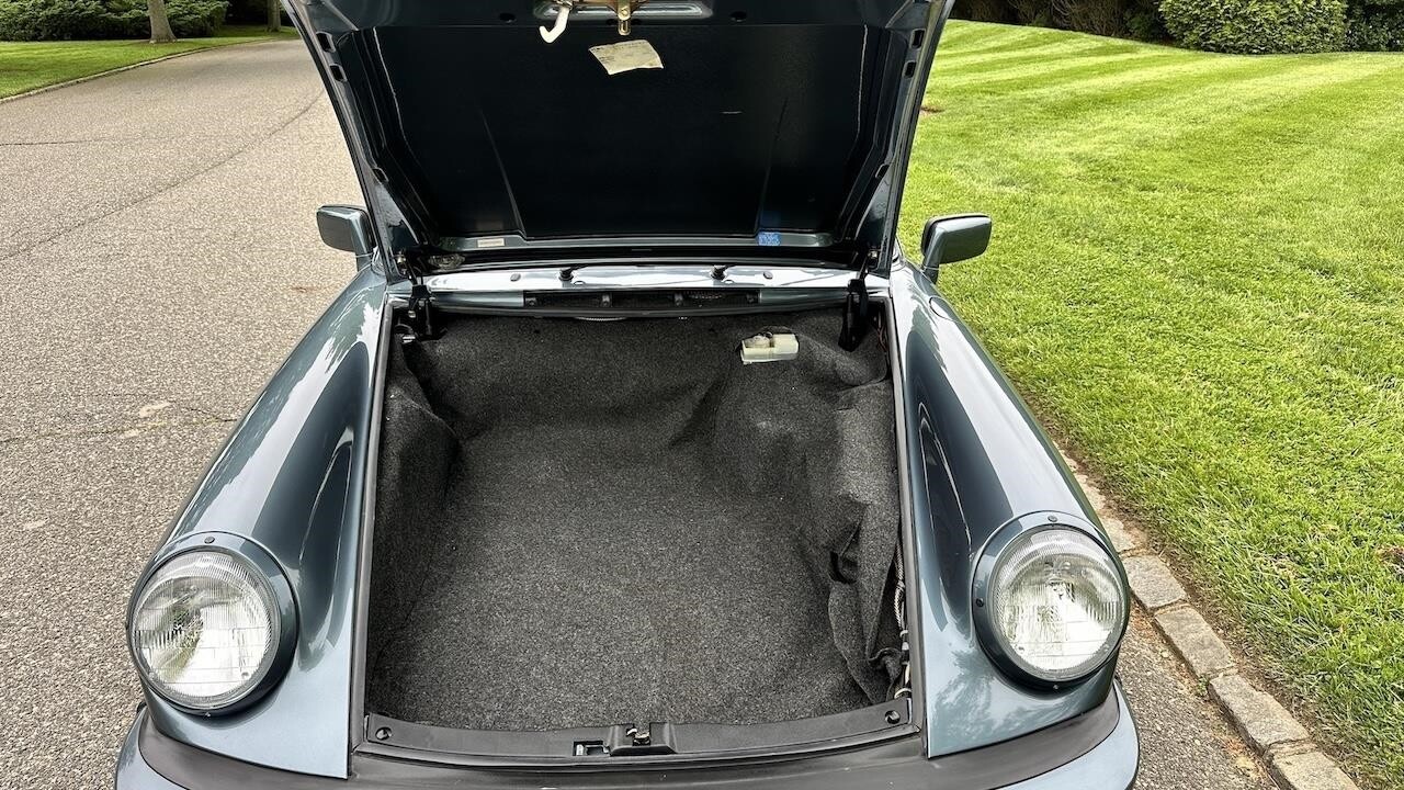 Porsche-911-1987-Coupe-27