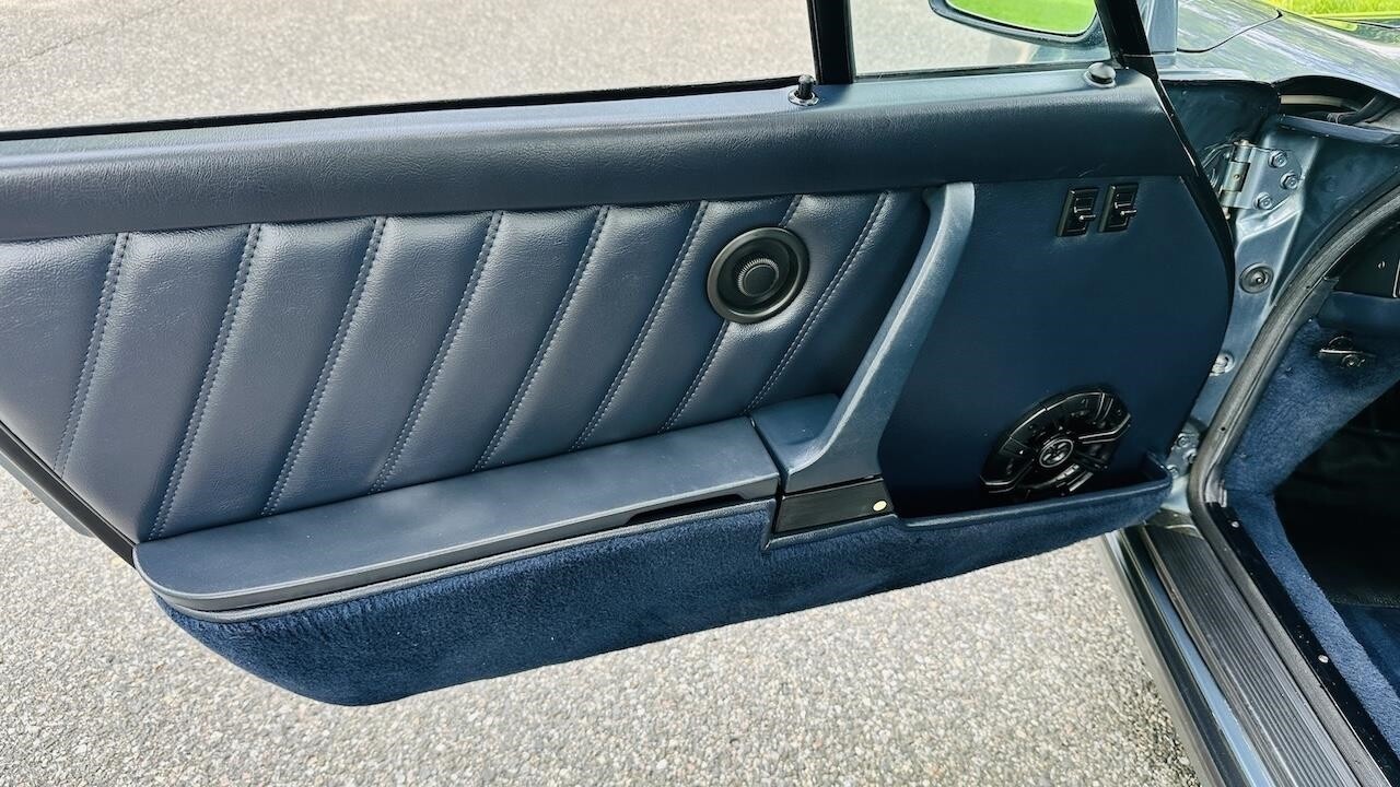 Porsche-911-1987-Coupe-31