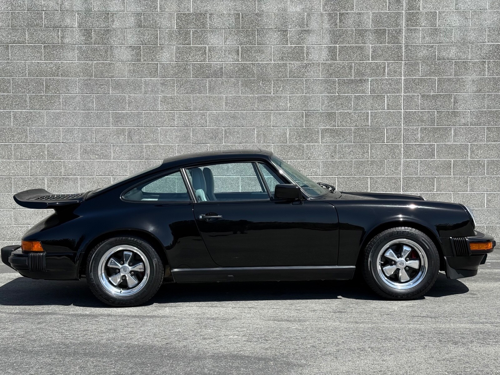 Porsche-911-1987-Coupe-7