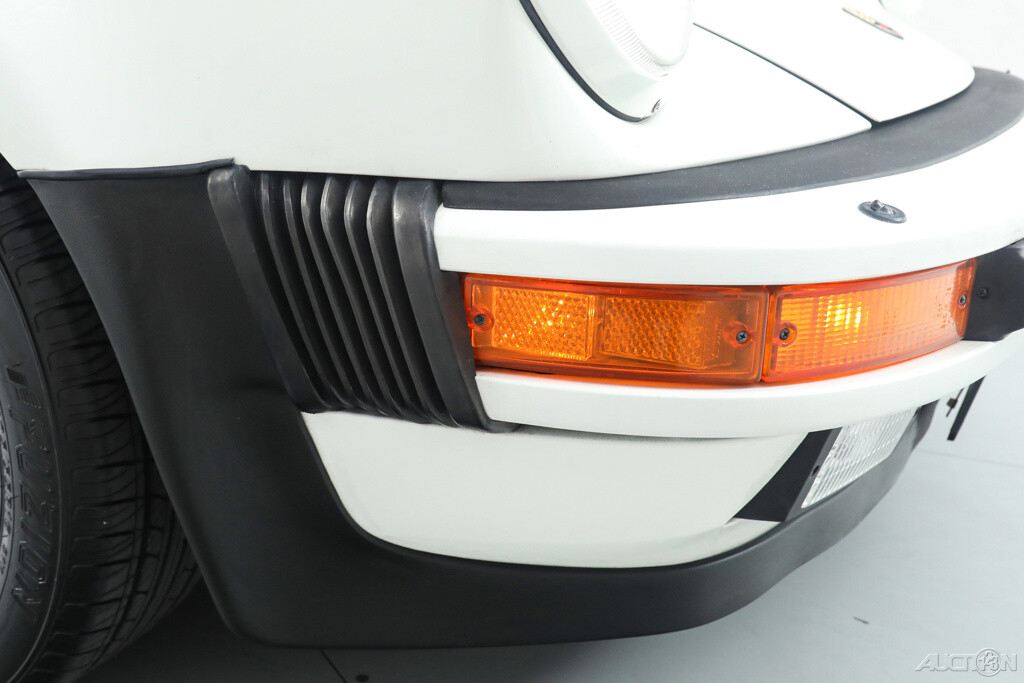 Porsche-911-1988-Convertible-12