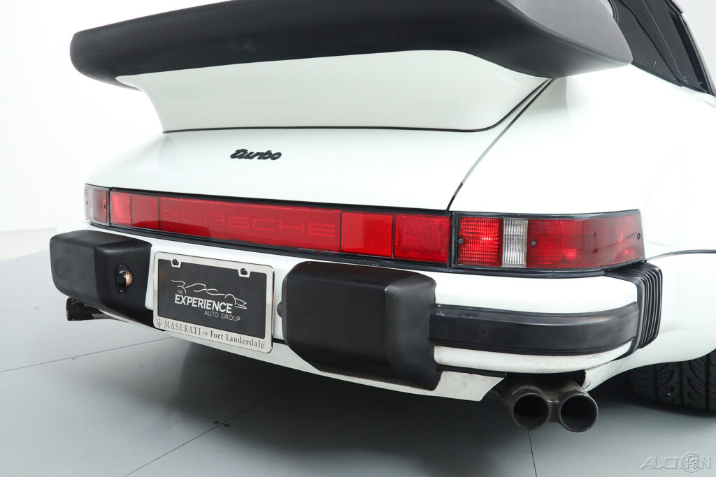 Porsche-911-1988-Convertible-14