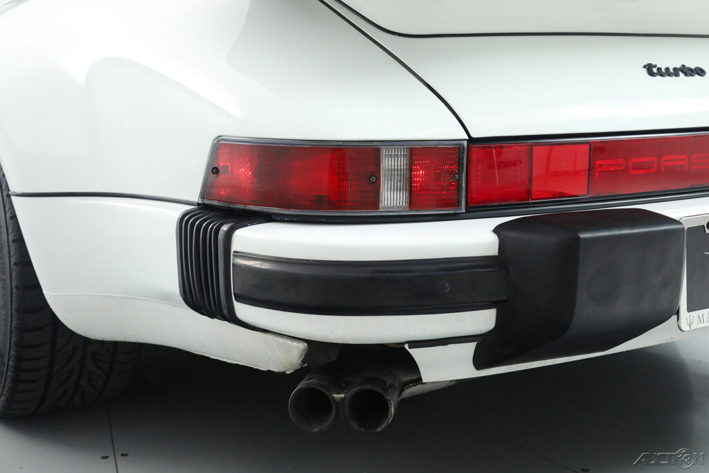 Porsche-911-1988-Convertible-15