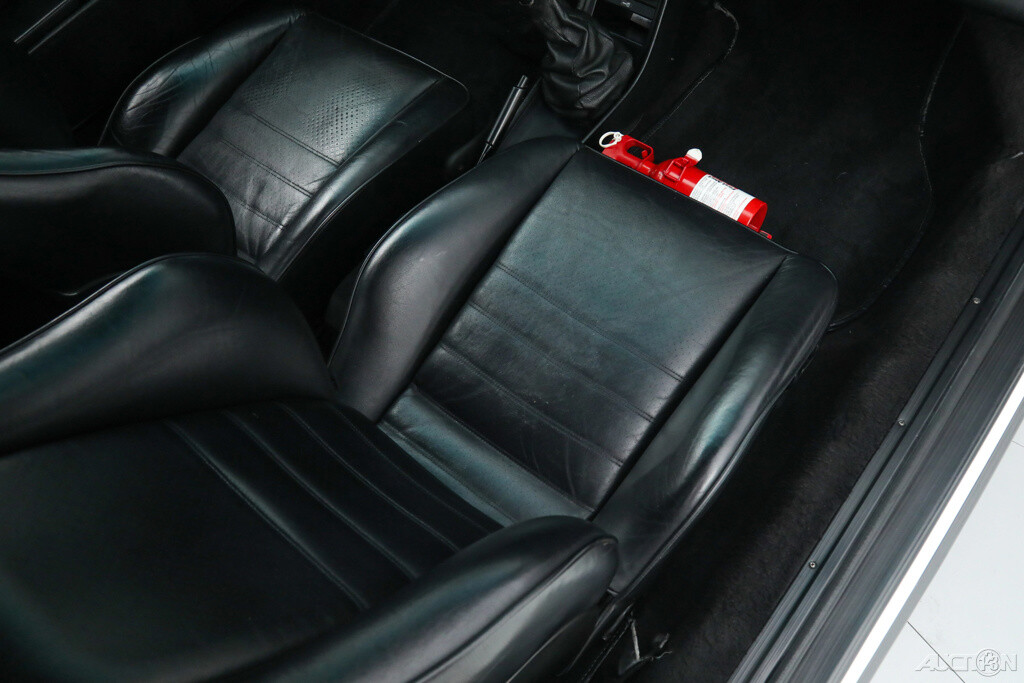 Porsche-911-1988-Convertible-19
