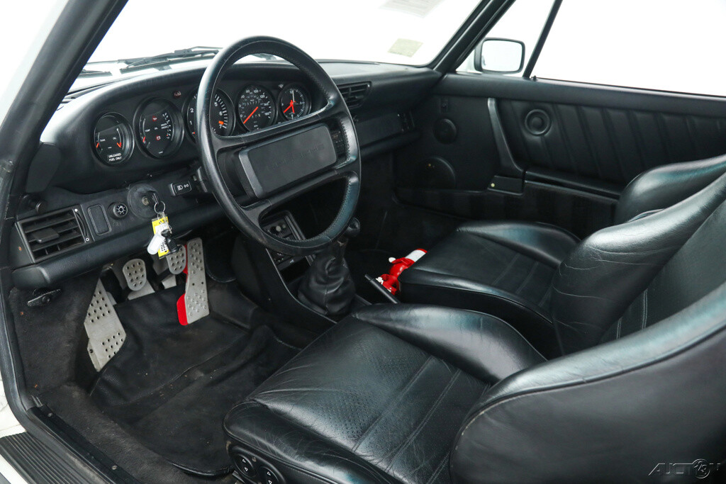 Porsche-911-1988-Convertible-23