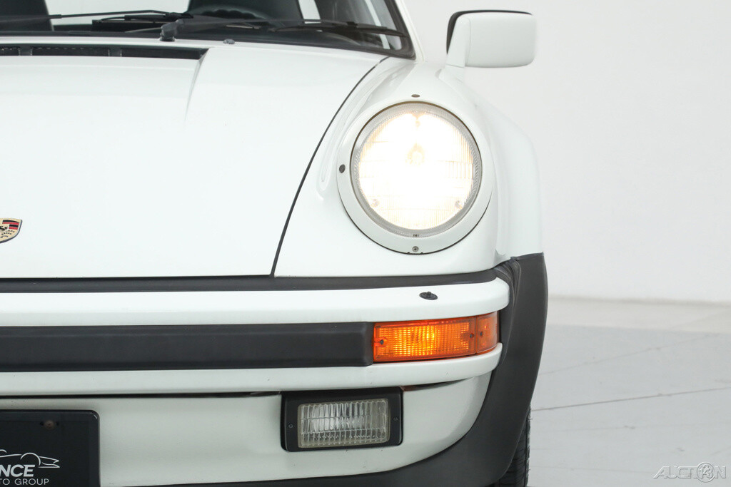 Porsche-911-1988-Convertible-9