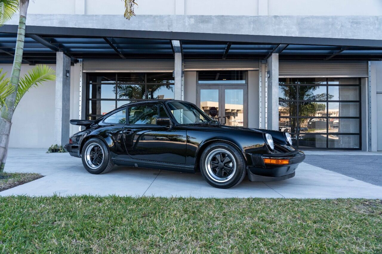 Porsche 911 1988 Coupe