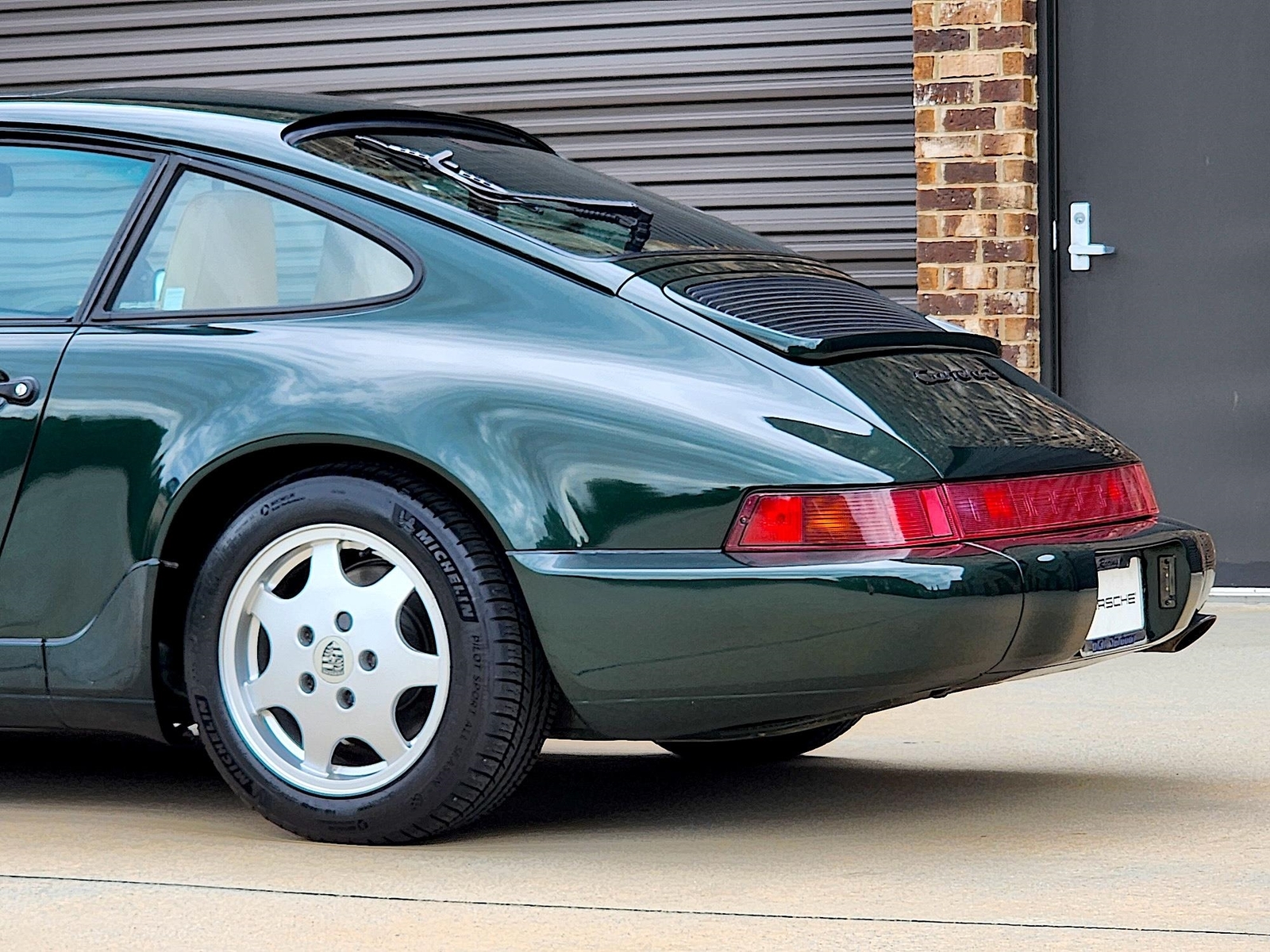 Porsche-911-1990-Coupe-10