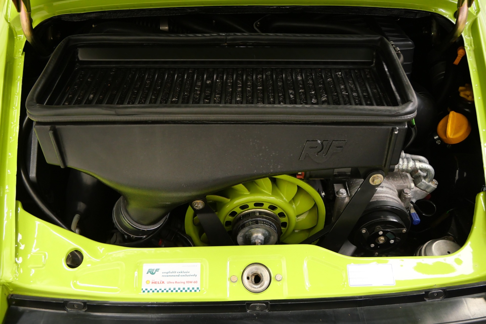 Porsche-911-1991-Coupe-10