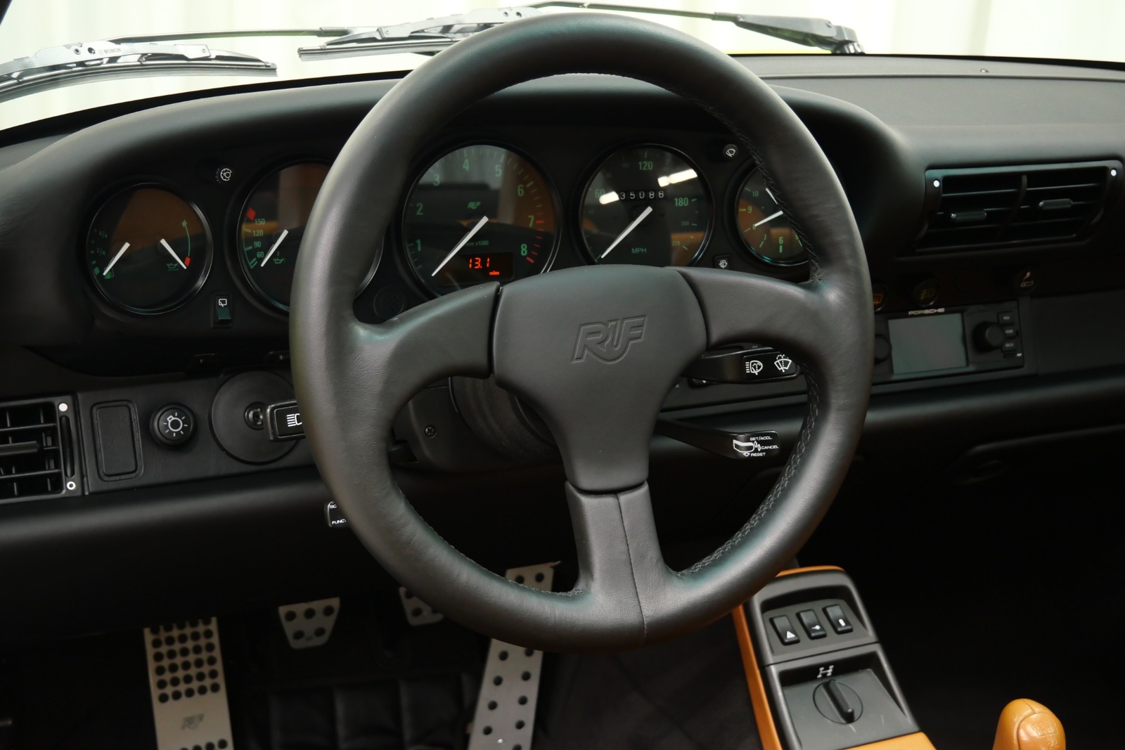 Porsche-911-1991-Coupe-13