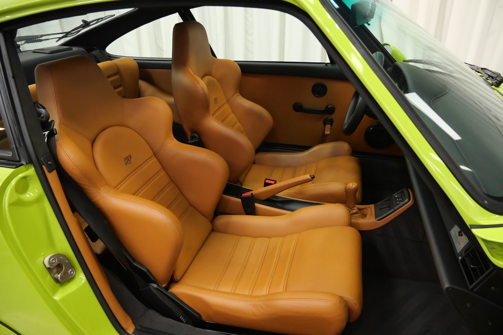 Porsche-911-1991-Coupe-22