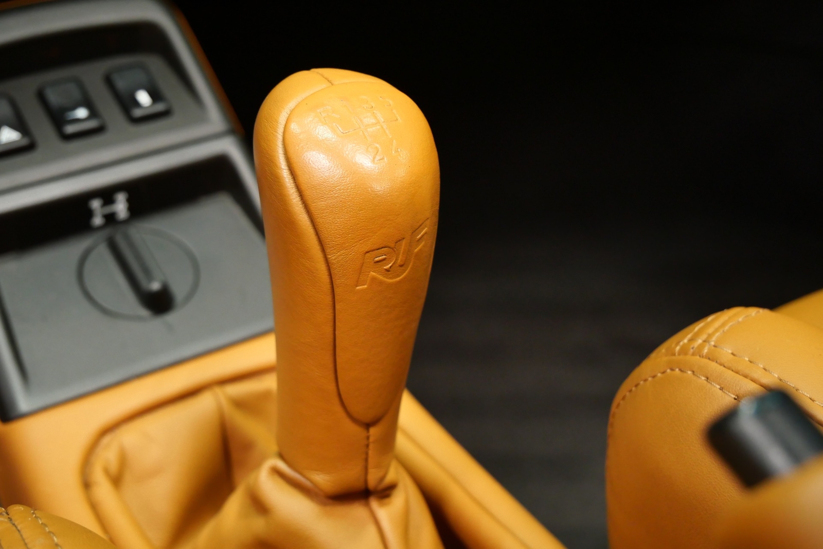 Porsche-911-1991-Coupe-24