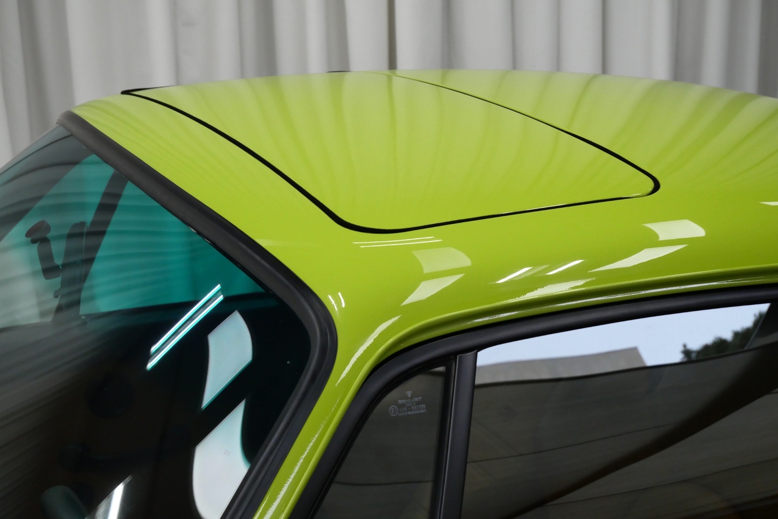 Porsche-911-1991-Coupe-32