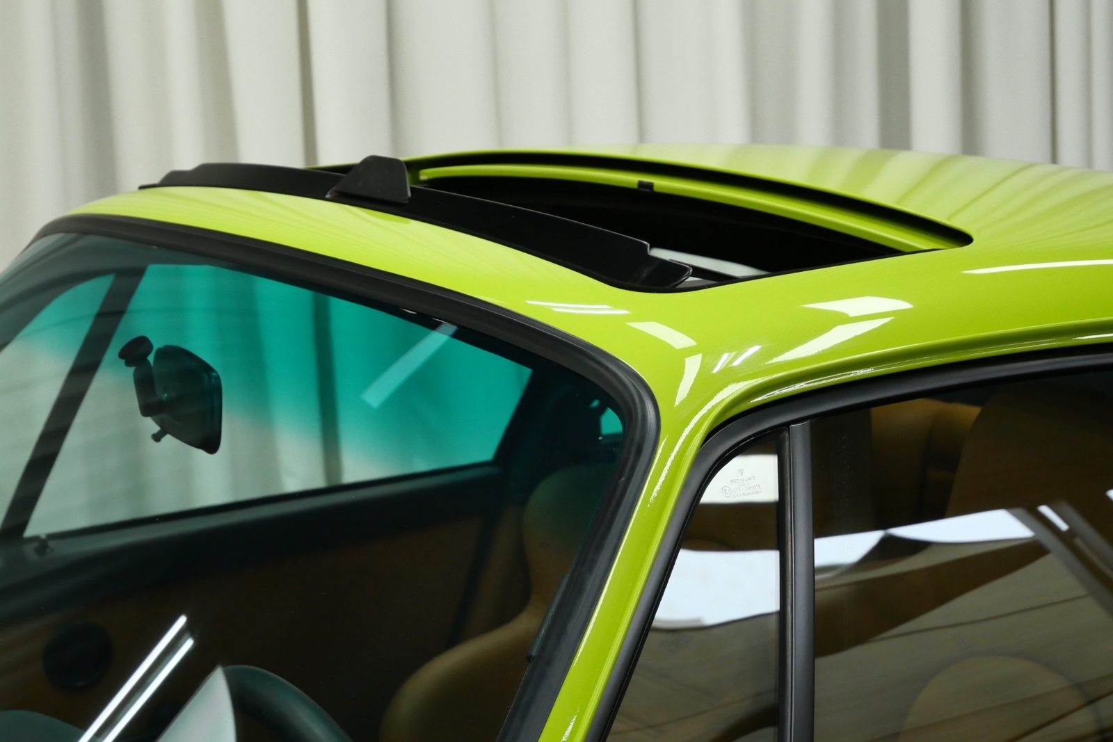 Porsche-911-1991-Coupe-35