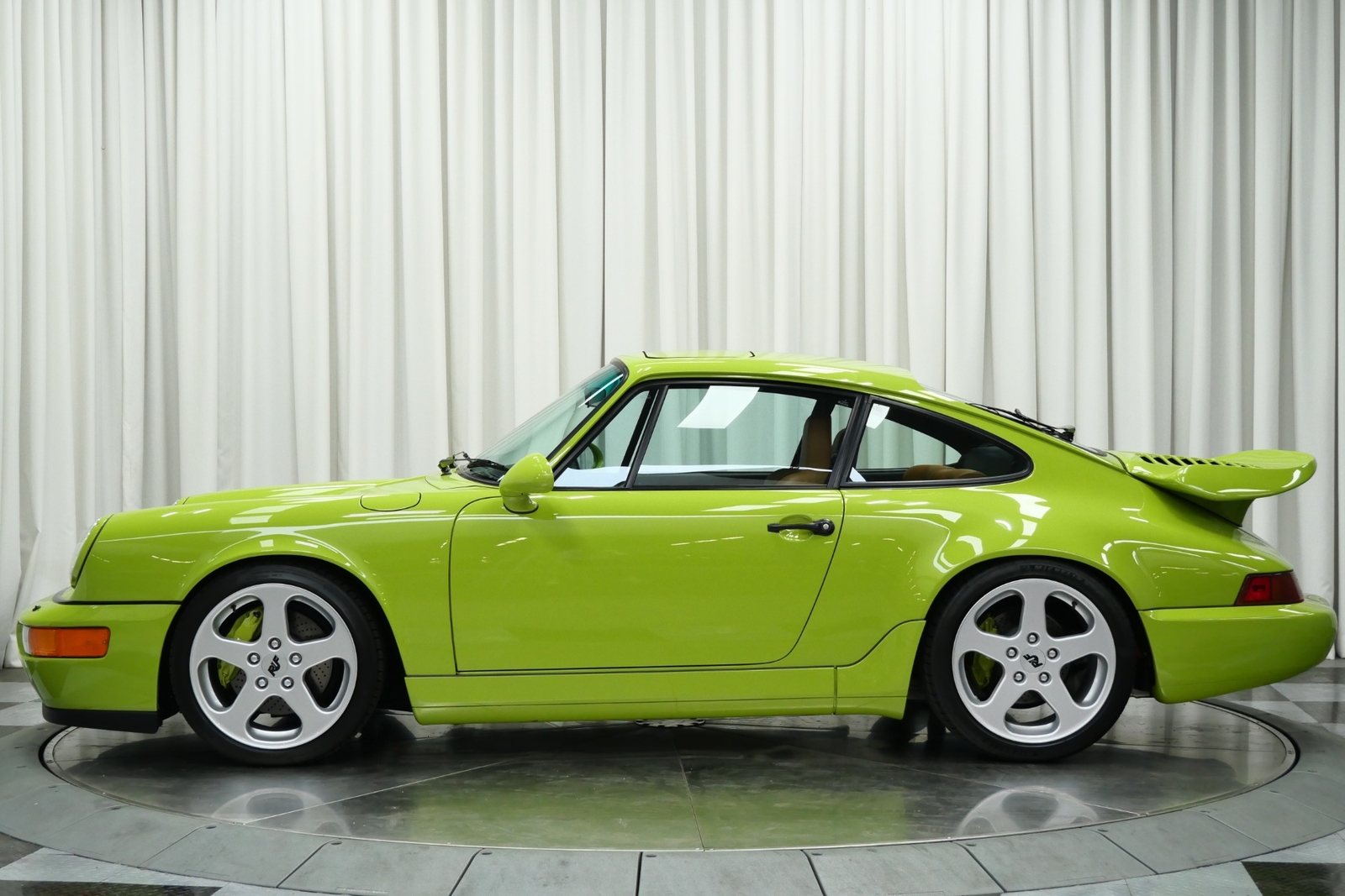 Porsche-911-1991-Coupe-4