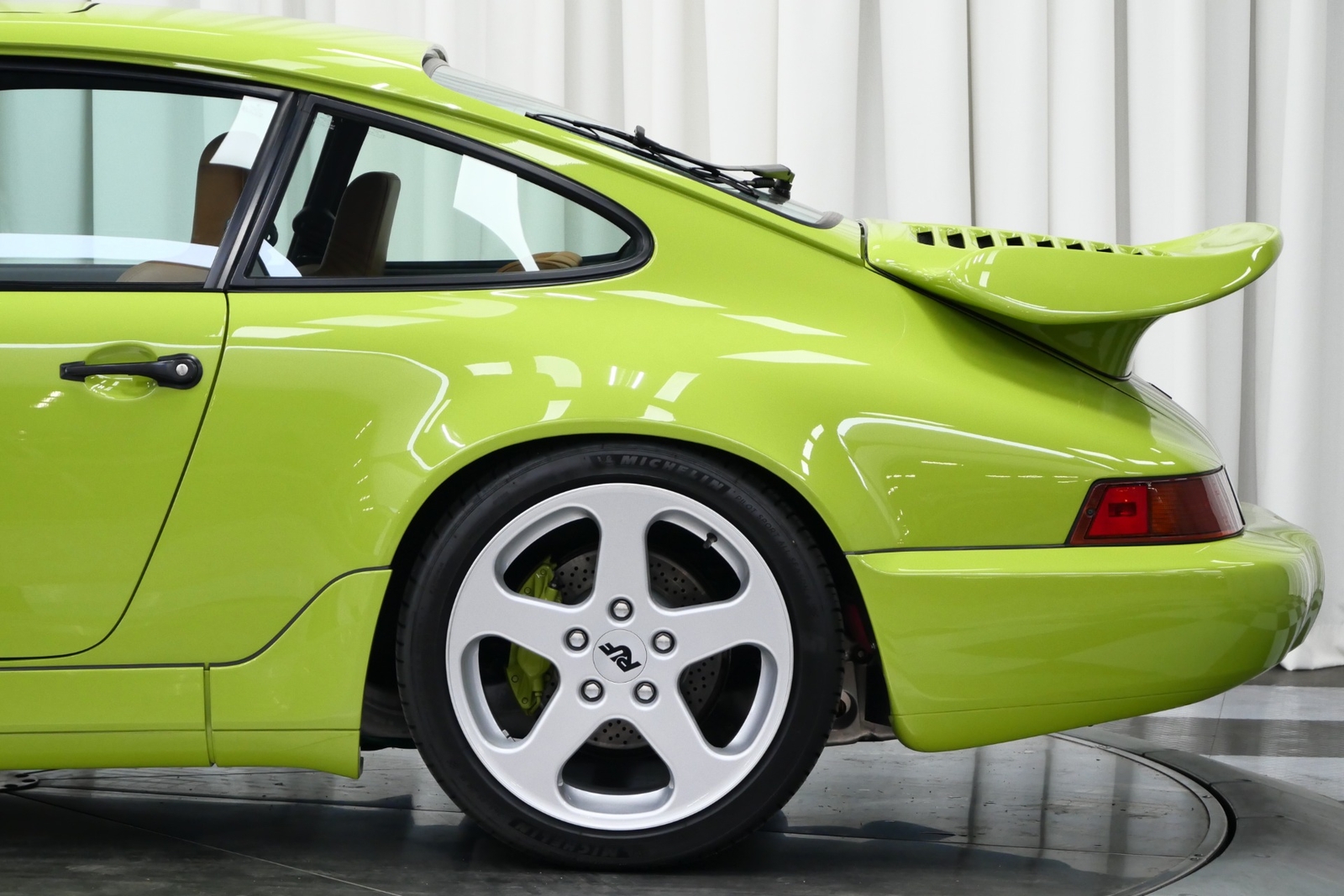 Porsche-911-1991-Coupe-9