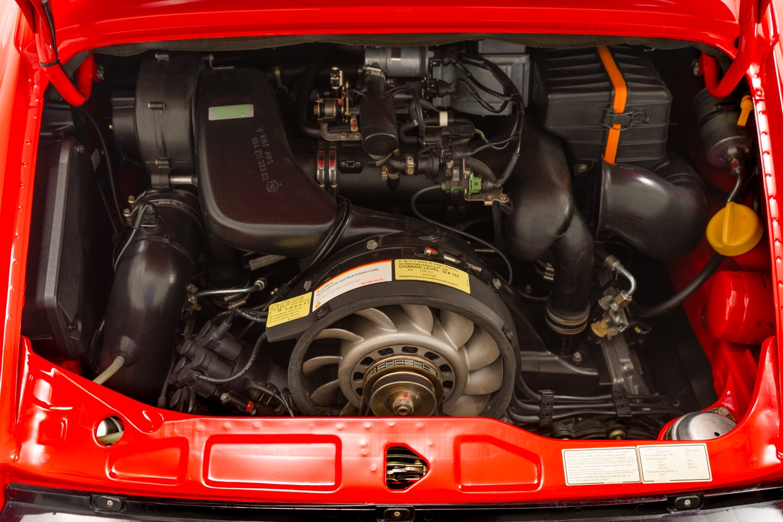 Porsche-911-1993-Coupe-10