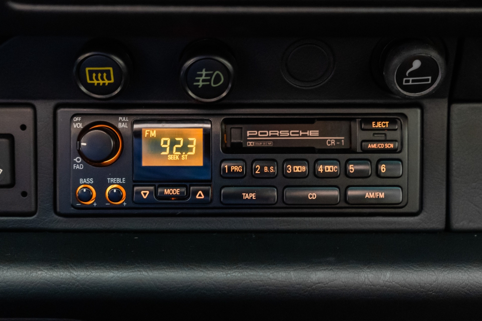 Porsche-911-1993-Coupe-15