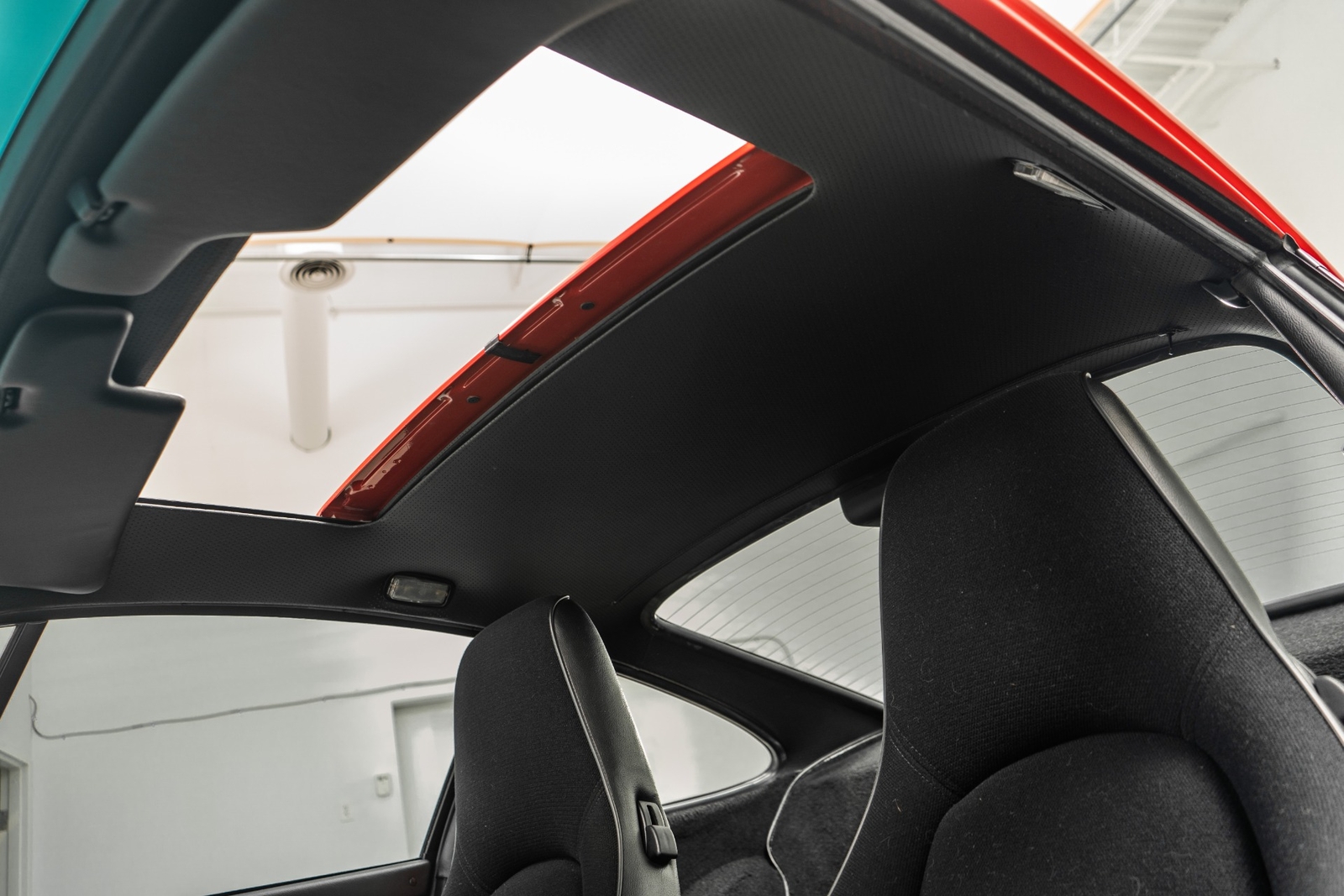 Porsche-911-1993-Coupe-16