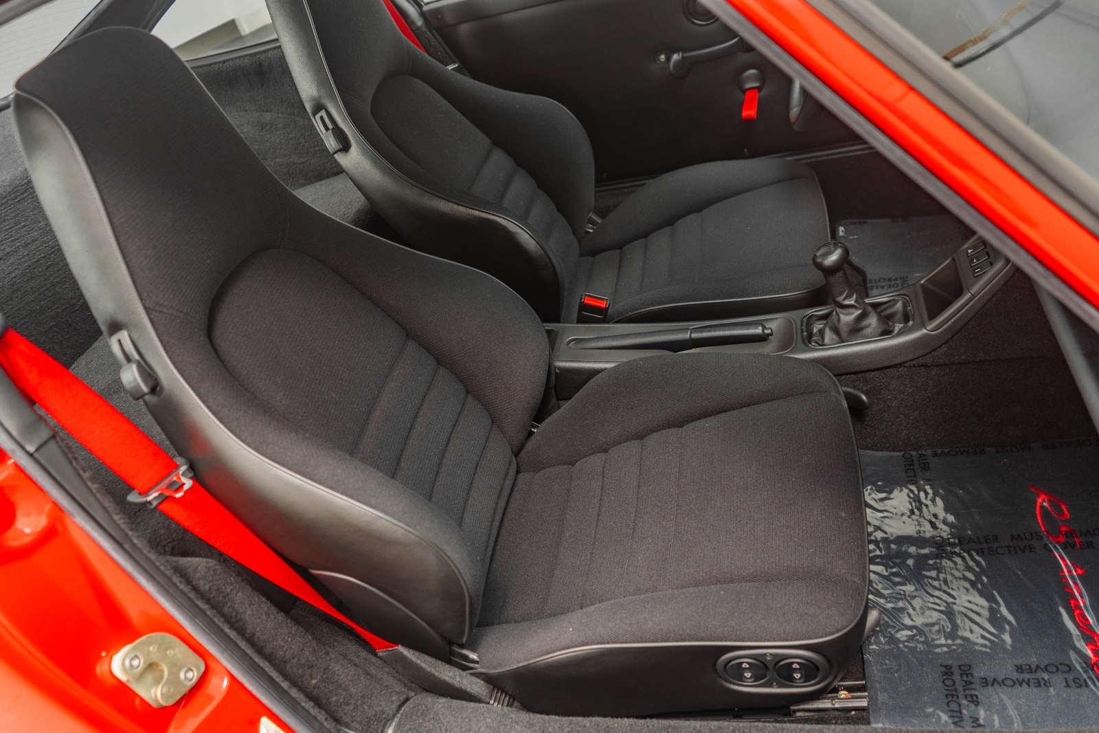 Porsche-911-1993-Coupe-30