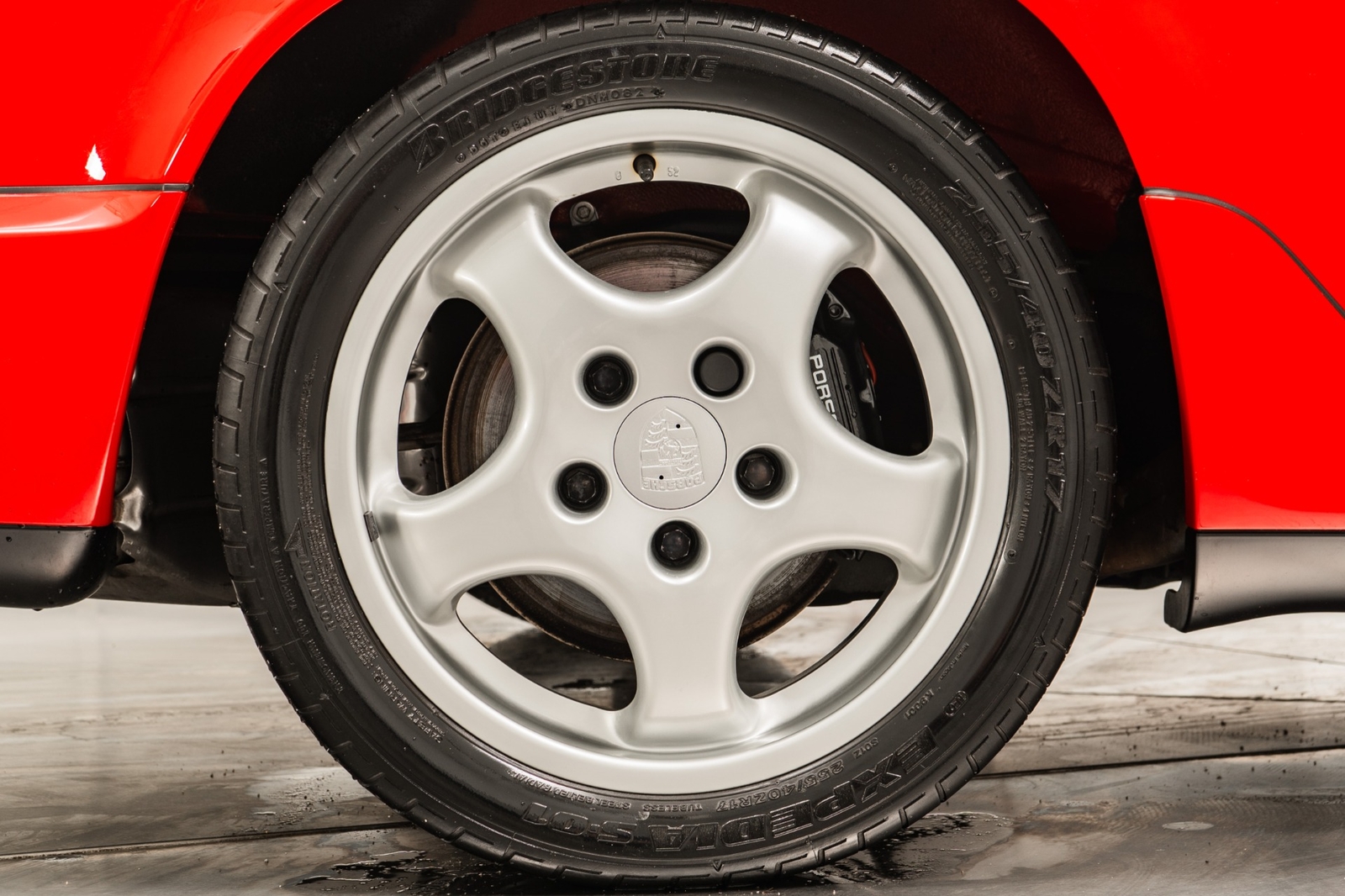Porsche-911-1993-Coupe-37