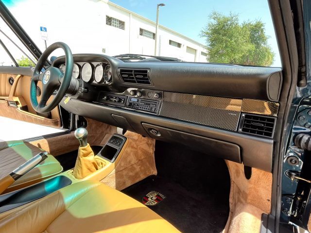 Porsche-911-1994-Coupe-13