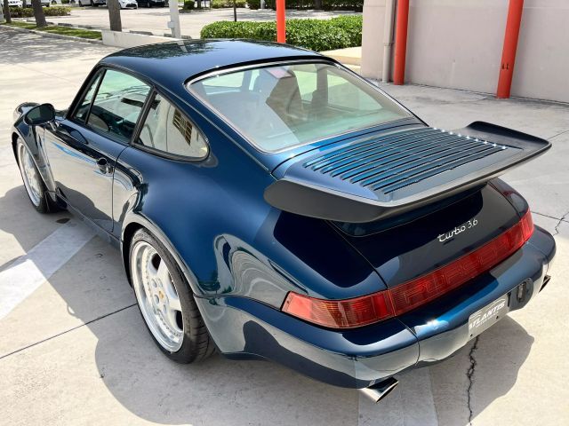 Porsche-911-1994-Coupe-5
