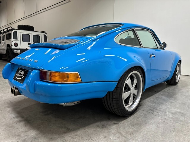 Porsche-911-1995-Coupe-12