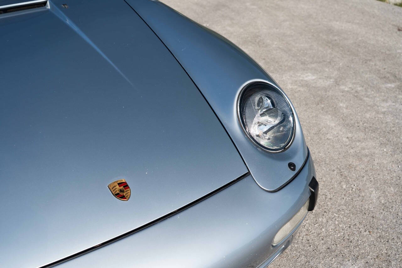Porsche-911-1995-Coupe-12