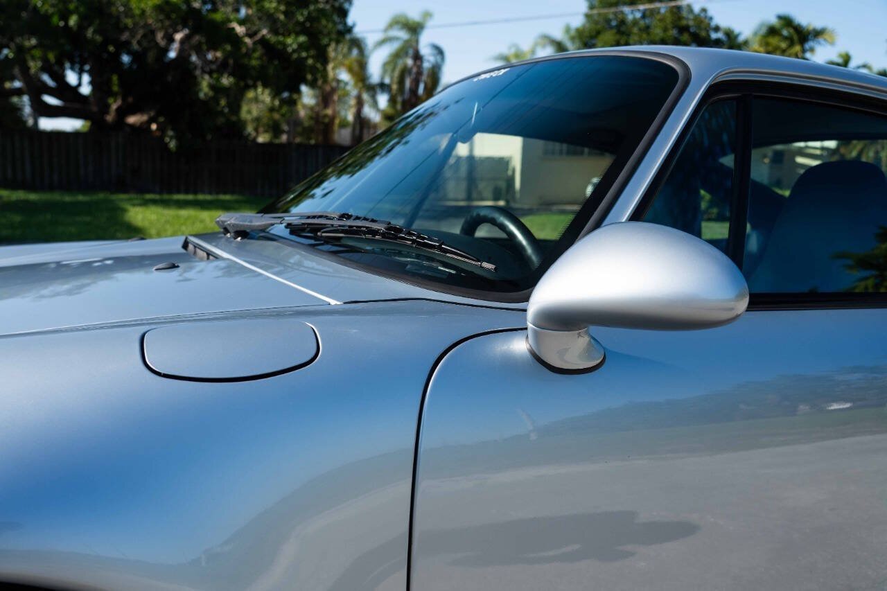 Porsche-911-1995-Coupe-14