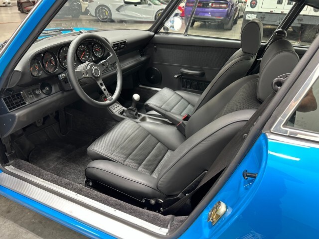 Porsche-911-1995-Coupe-16