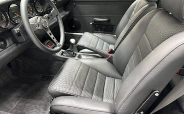Porsche-911-1995-Coupe-18
