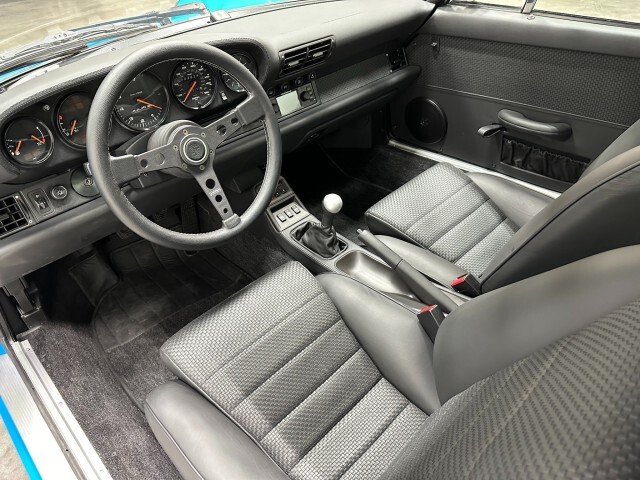 Porsche-911-1995-Coupe-19