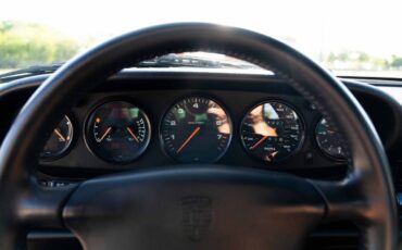Porsche-911-1995-Coupe-3
