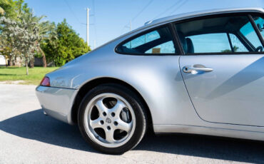 Porsche-911-1995-Coupe-30
