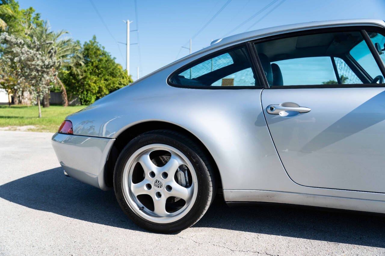 Porsche-911-1995-Coupe-30