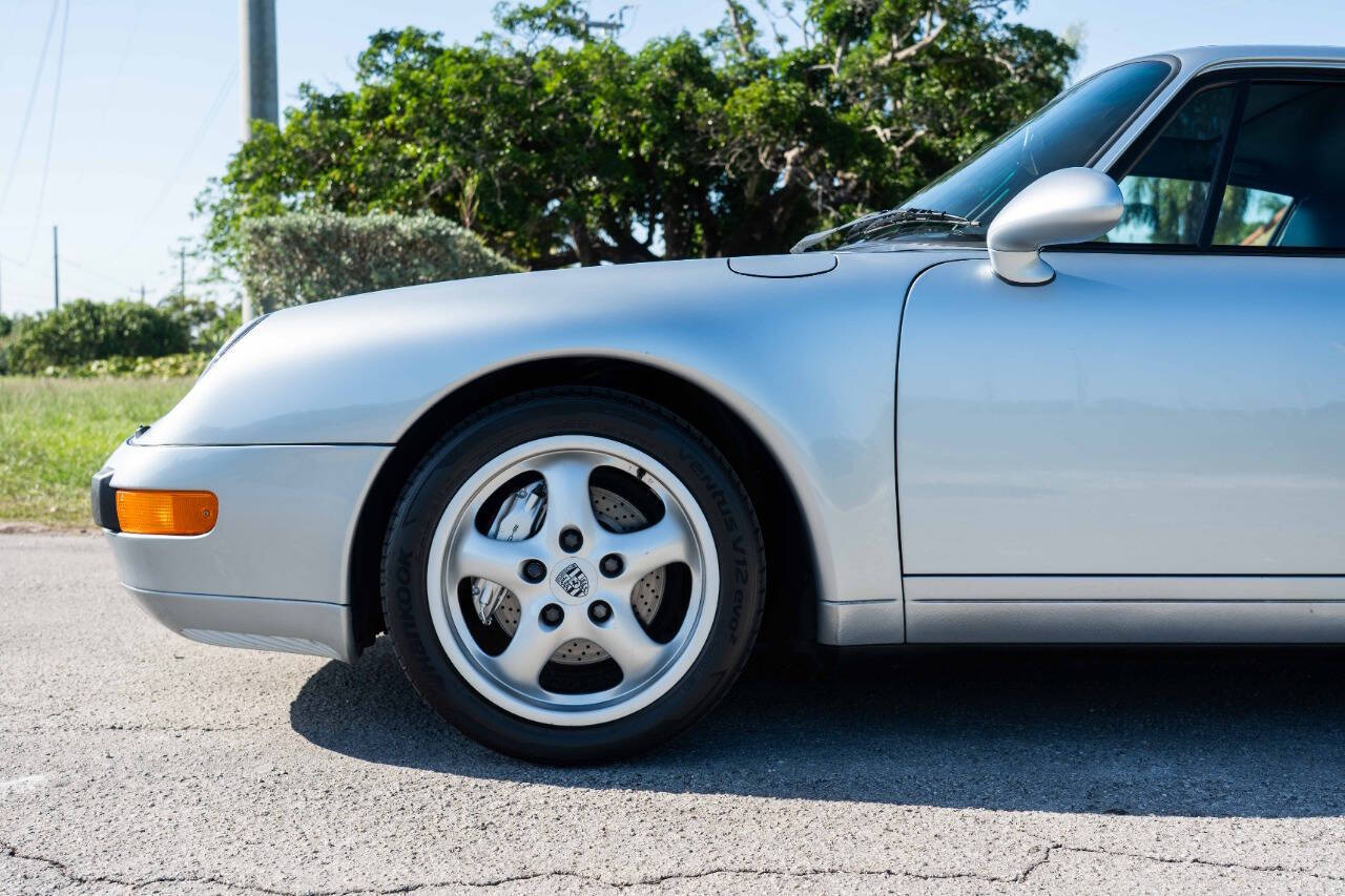 Porsche-911-1995-Coupe-32
