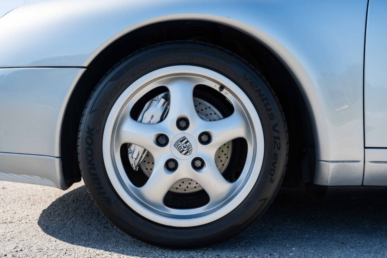 Porsche-911-1995-Coupe-33