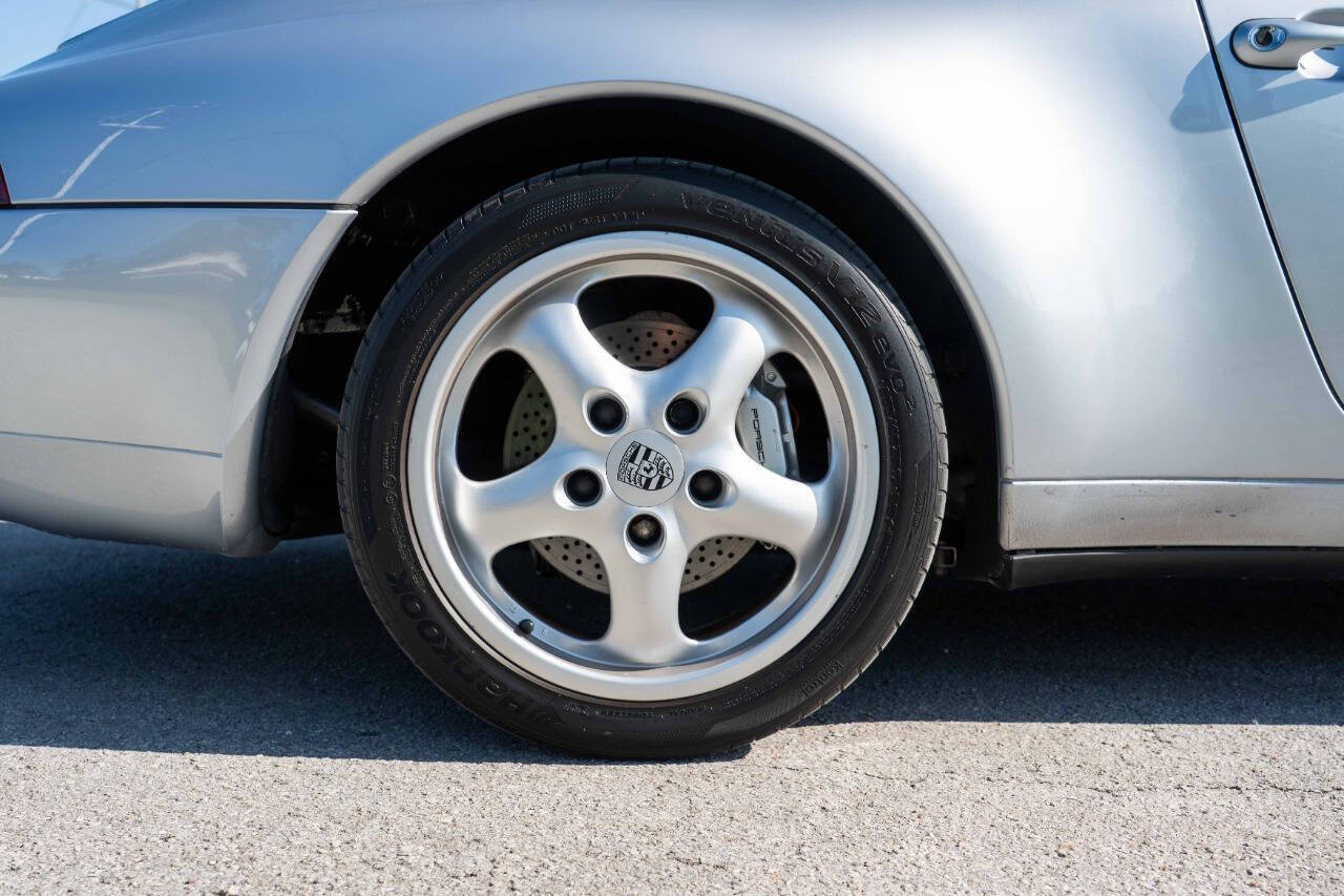 Porsche-911-1995-Coupe-37