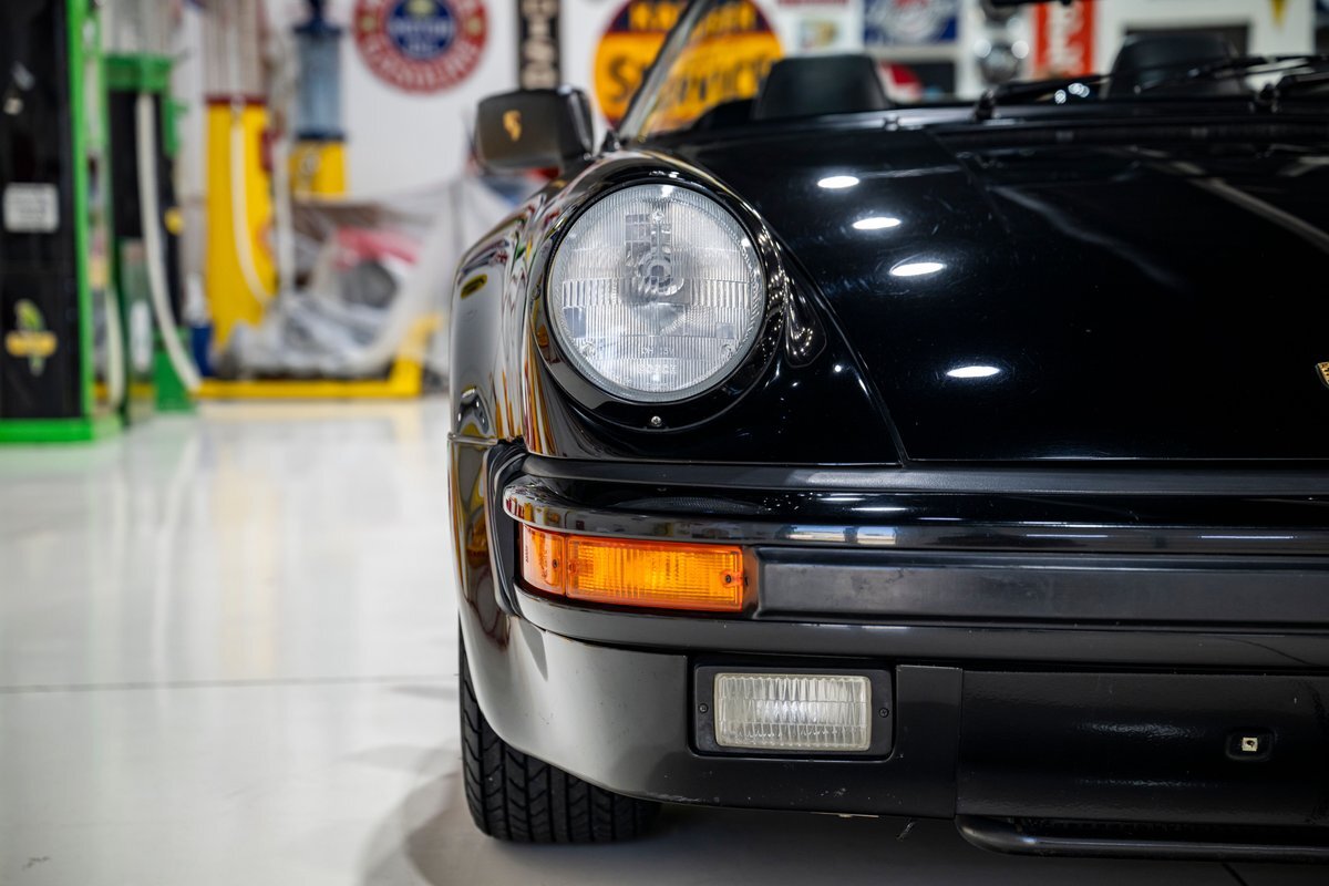 Porsche-911-Cabriolet-Wide-Body-Speedster-1986-16