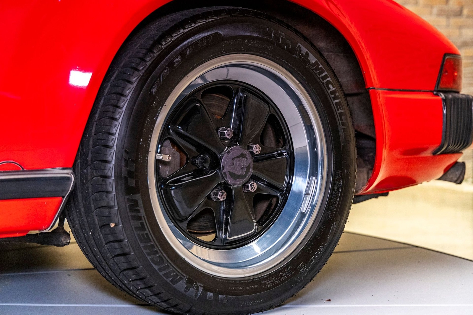 Porsche-911-Carrera-1984-Other-16